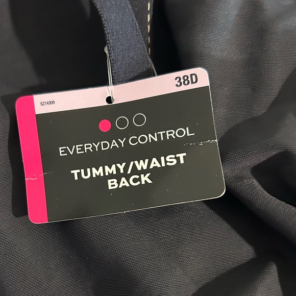 NWT Bundle Madenform black body suit size 38D.  Skinny Girl bide shaping camo. - Picture 4 of 11